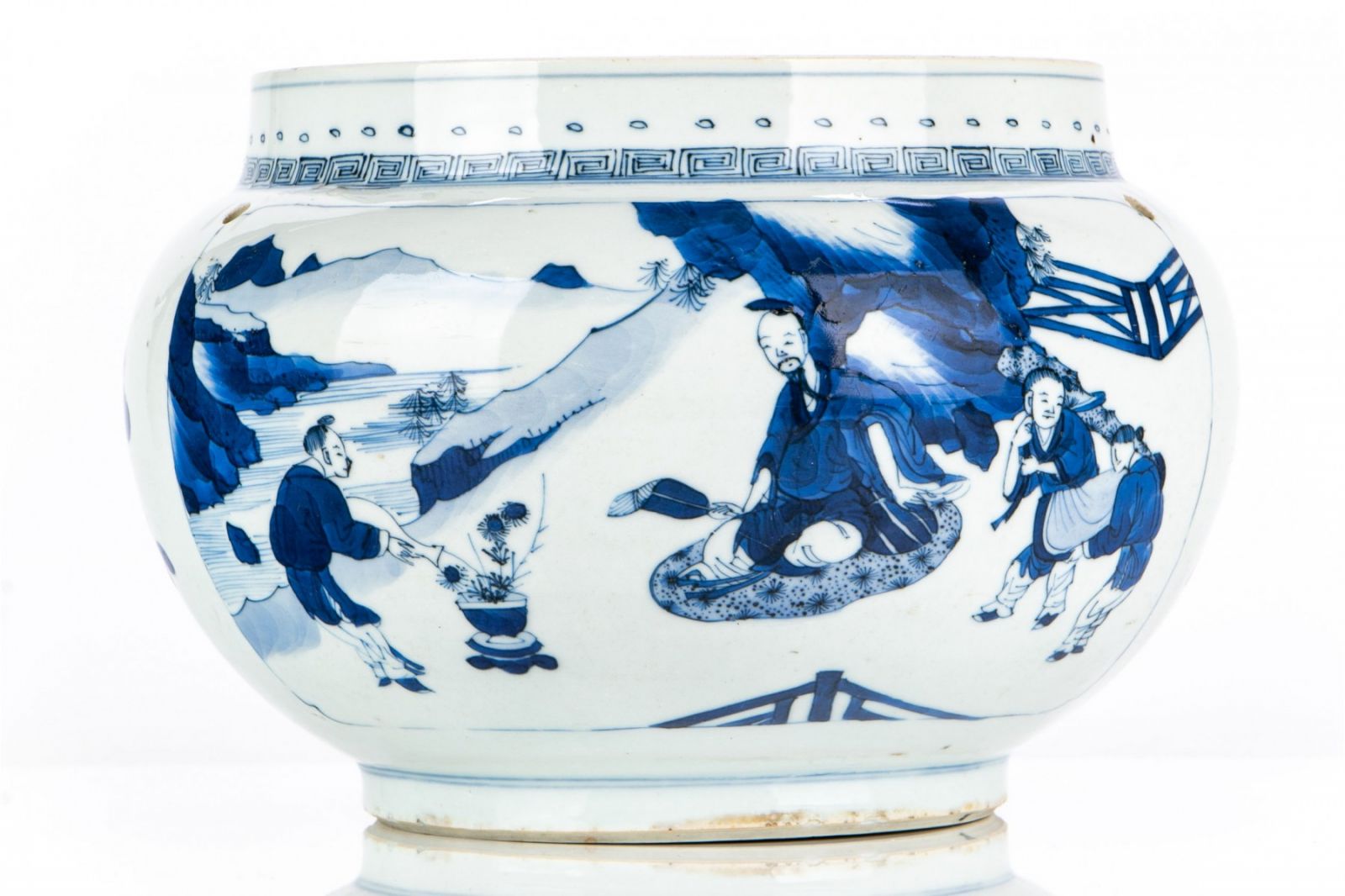 The Estate & Lifetime Collection of Barbara J Paul -- antique Chinese blue & white  porcelain Jardinere (item #126818)